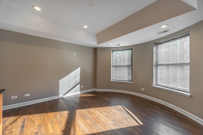 Building Photo - 4008 S Calumet Ave