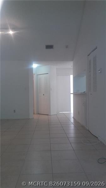 Building Photo - 1095 Coral Club Dr