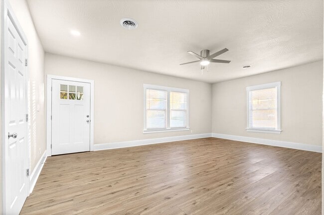 Building Photo - Available May 15!