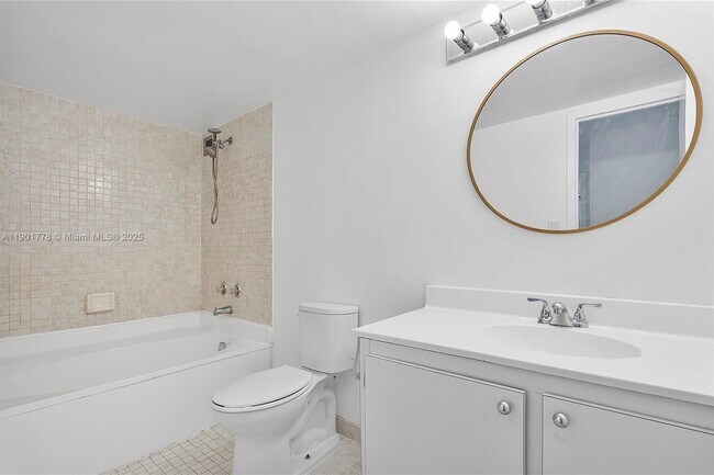 Building Photo - 600 Parkview Dr