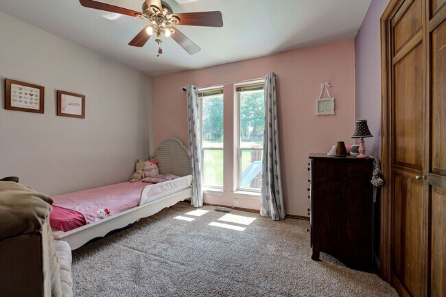 Building Photo - 7808 Forest Ln