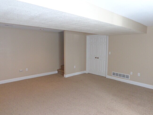 Building Photo - 136 Prairie Falcon Parkway