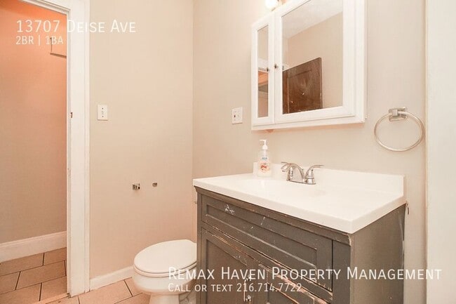 Building Photo - 13707 Deise Ave (UP) Cleveland, OH 44110? ...