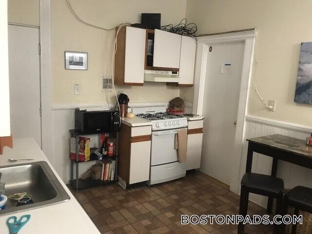 Building Photo - 447 Park Dr