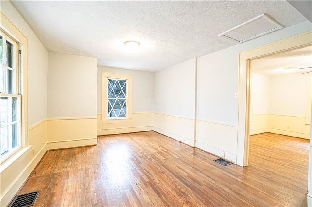 Building Photo - 1865 Oak Grove Rd NE