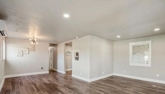 Building Photo - Charming Craftsman-Style Home in Boise 837...