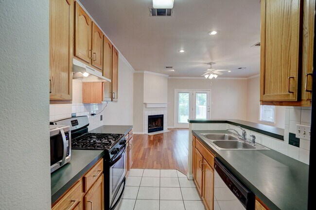 Building Photo - 4502 Avenue-B