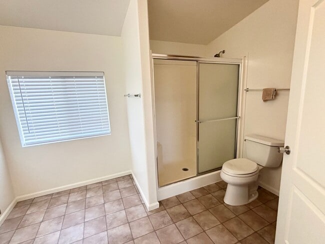 Building Photo - Charming Horse Property - 2 Bed/ 2 Bath with office- Home with Scenic Views and Pasture