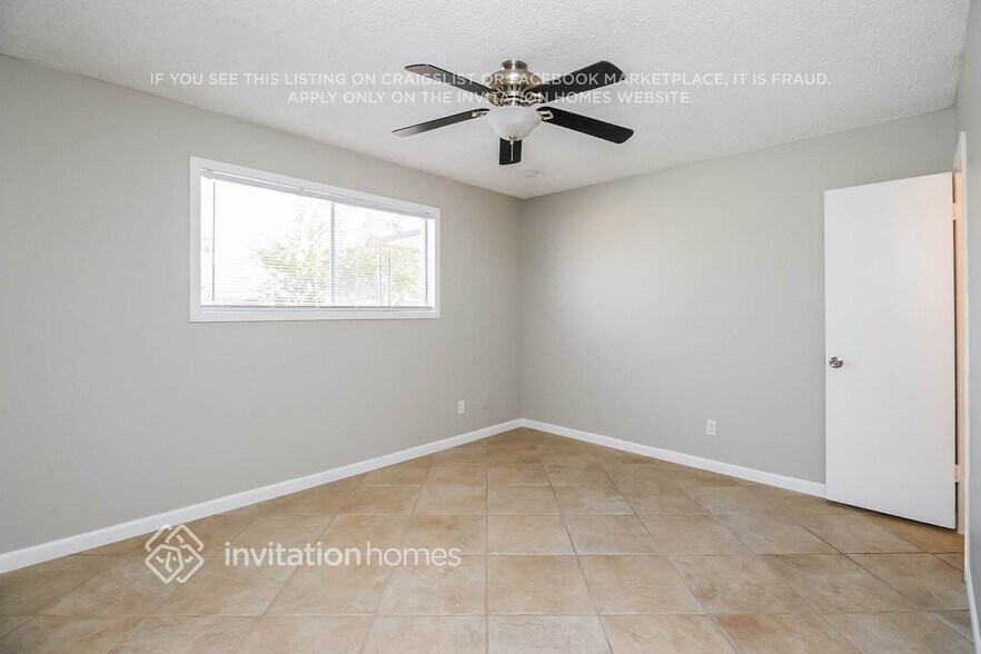 Building Photo - 2124 W Del Oro Cir