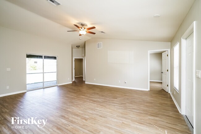 Building Photo - 2023 Grayson Ave