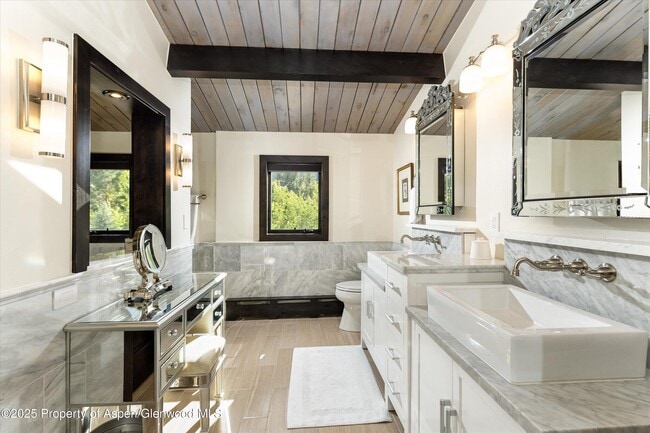 Building Photo - 39 Roaring Fork Dr