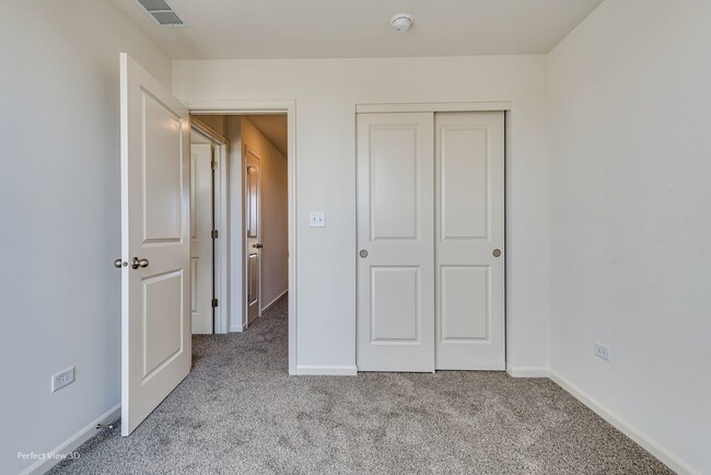 Building Photo - 2206 Venture Dr