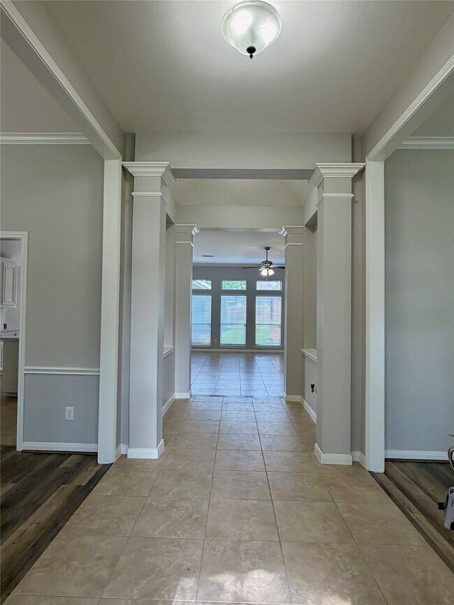 Building Photo - 1510 Flanders Field Ln