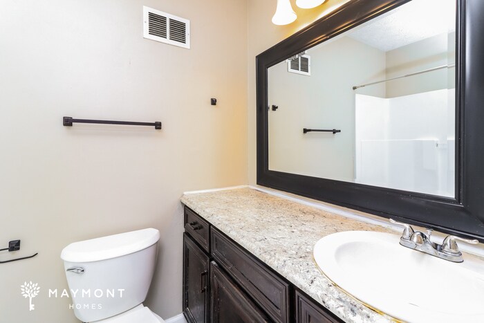 Building Photo - 6630 Valley Hill Dr