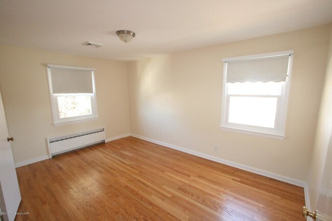 Building Photo - 568 Ford Ave