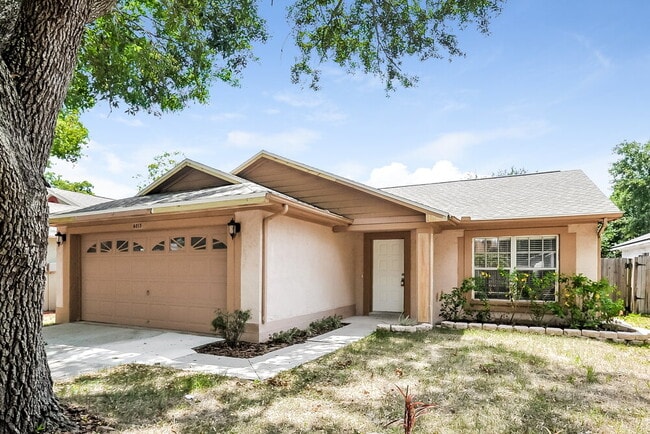 Building Photo - 6013 Crickethollow Dr