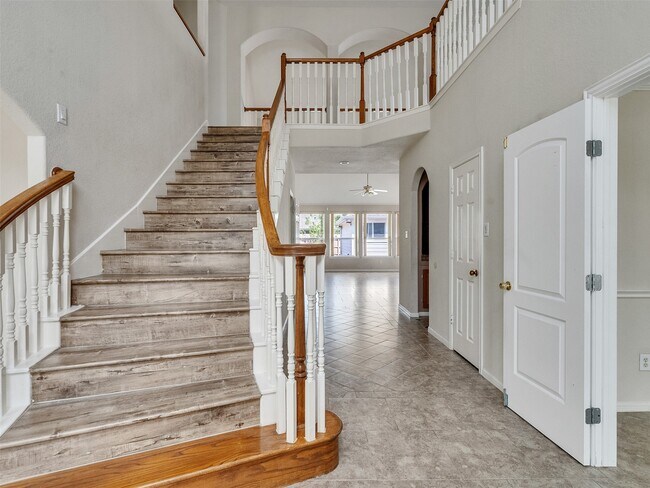 Building Photo - 3902 Breaux Bridge Ln