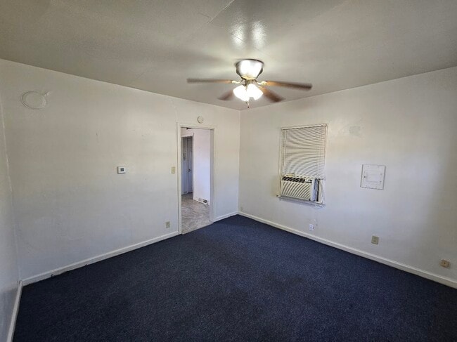 Building Photo - 158 S Roosevelt Rd