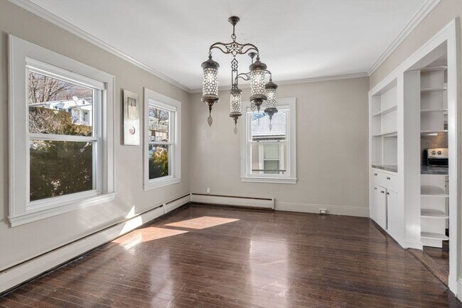 Building Photo - 194 Palfrey St