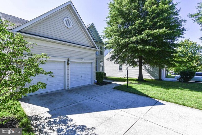Building Photo - 13003 Belle Meade Trace