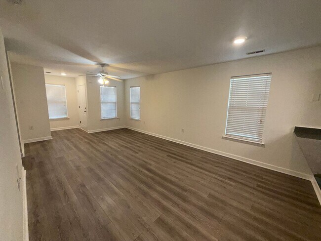 Building Photo - 2145 Pavilion Ct