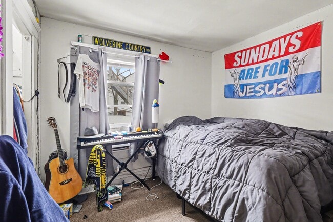 Building Photo - 606 Catherine St