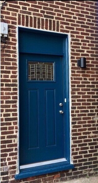 Building Photo - 2801 S 16th St