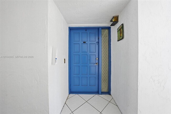 Building Photo - 6010 S Falls Cir Dr