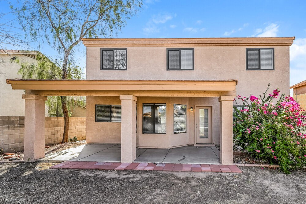 Building Photo - 2110 E Behrend Dr
