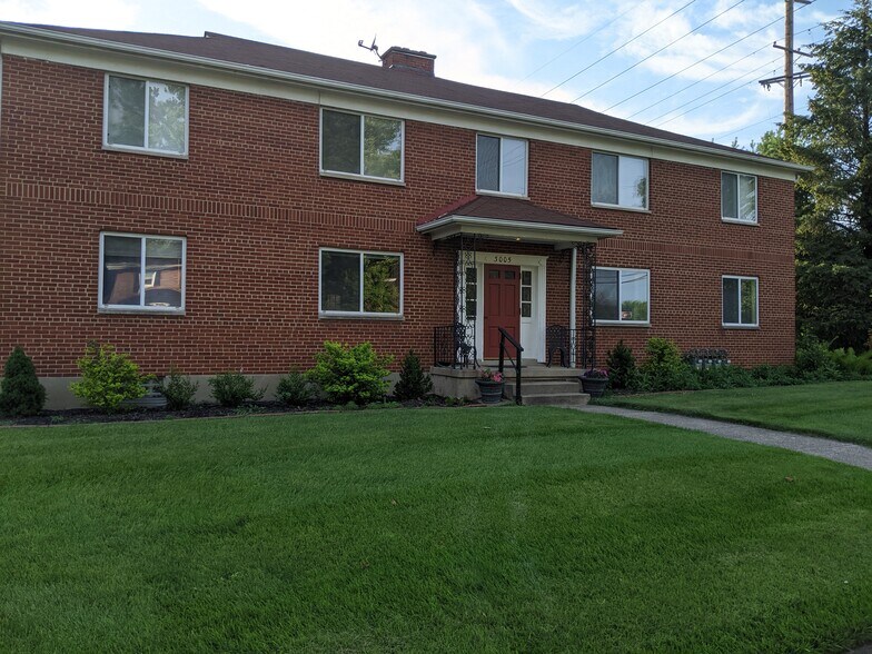 Building Photo - 3005 Fairway Dr