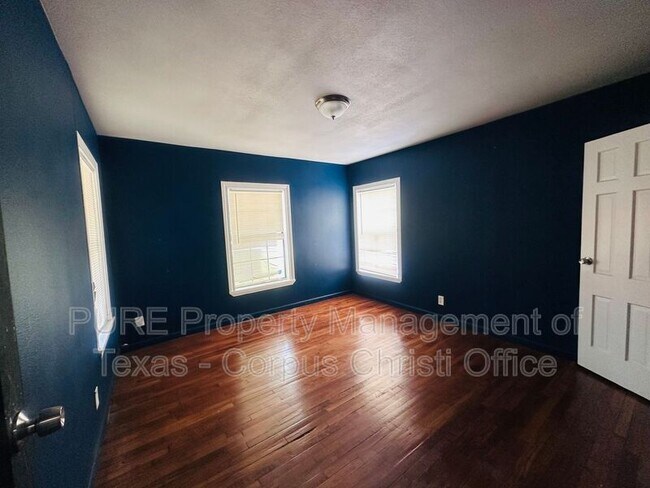 Building Photo - 1325 Tyler Ave