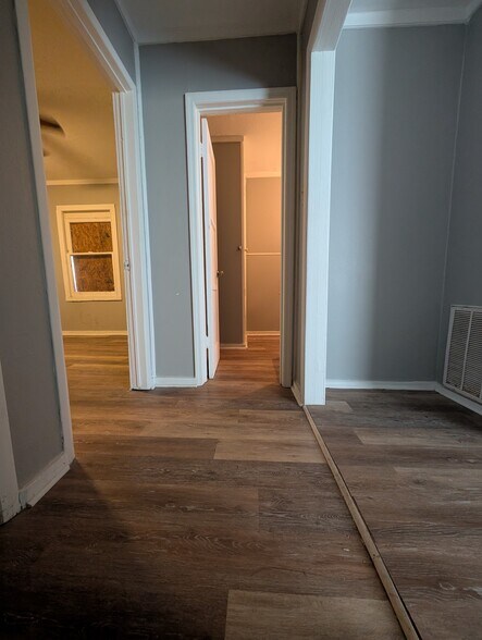 Building Photo - 611 Gordon St