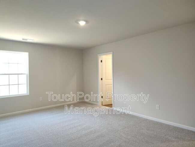 Building Photo - 3247 Crawford Ave