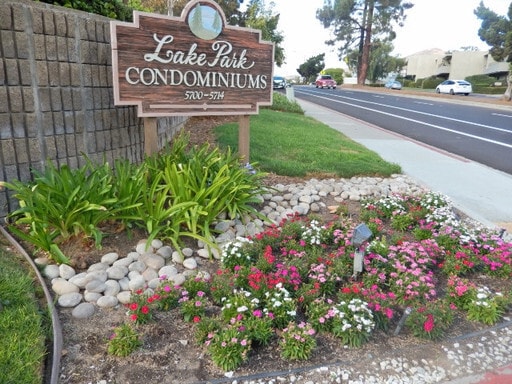 Building Photo - Updated 2 Bed, 1.5 Bath in La Mesa!! Water/Trash Included