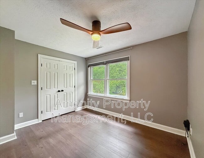 Building Photo - 11 Blacksmythe Ln