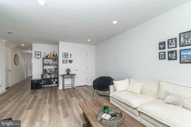 Building Photo - 41 Barnes Wy