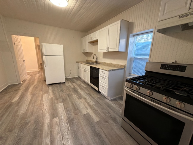 Building Photo - 18933 Main St