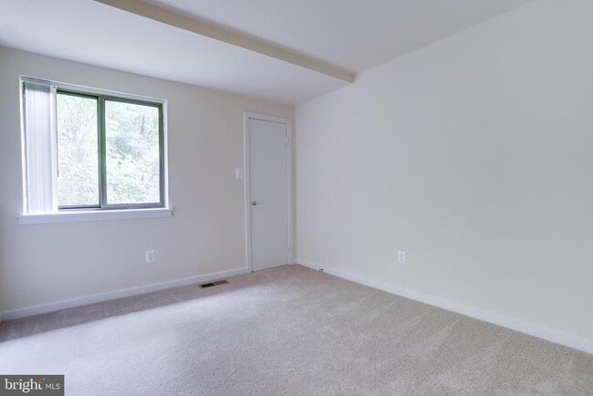 Building Photo - 3729 Madison Ln