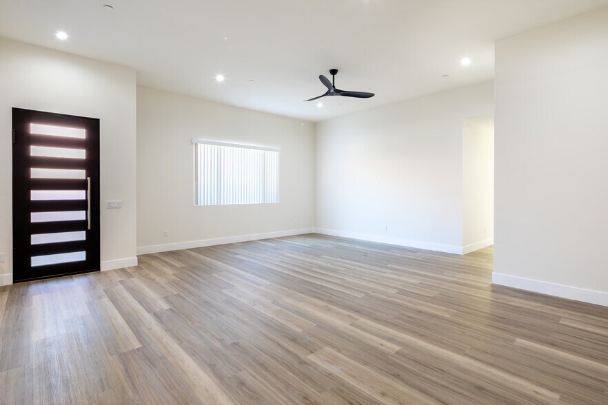 Building Photo - 13680 Mark Dr