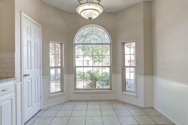 Building Photo - 6113 6th St