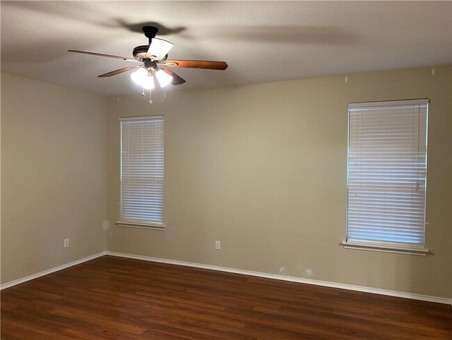 Building Photo - 14428 Lake Victor Dr