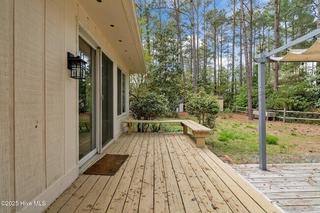 Building Photo - 185 Pine Ridge Dr