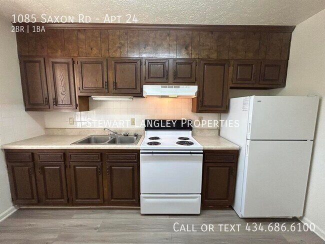 Building Photo - 1085 Saxon Rd