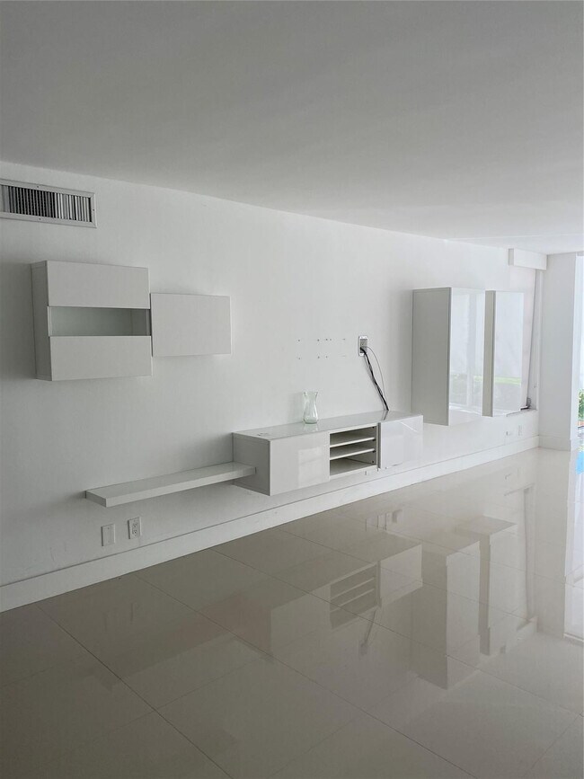 Building Photo - 4280 Oaks Terrace