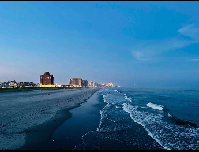 Building Photo - 1 S Bartram Ave