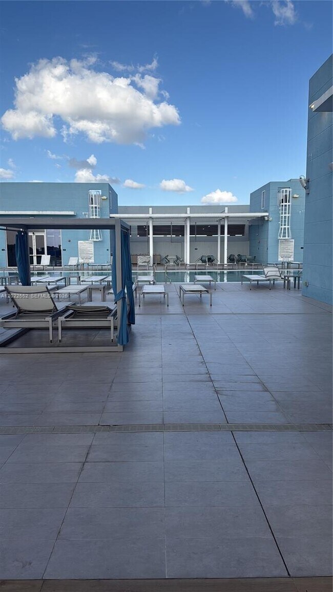 Building Photo - 7875 NW 107th Ave