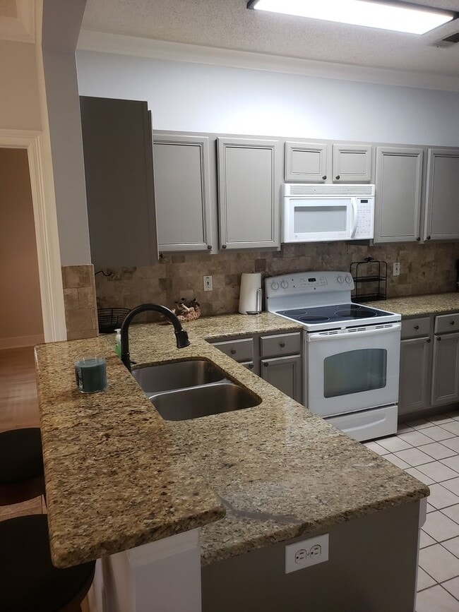 Primary Photo - Now Leasing! Highland Village II – Gated a...