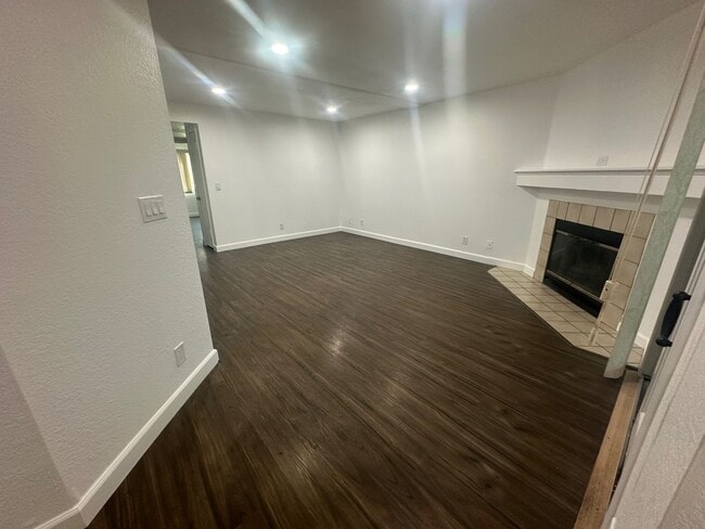 Building Photo - Spacious 2-Bedroom, 2-Bath Condo – Fully R...
