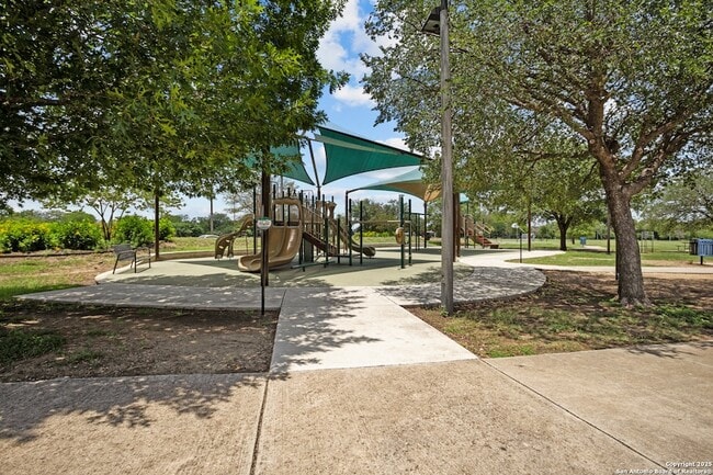 Building Photo - 5279 Meadow Rise St