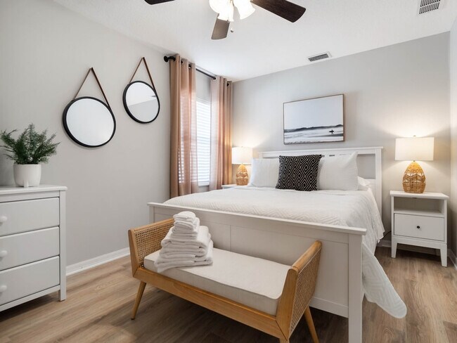 Building Photo - 6 Clinton Ct N